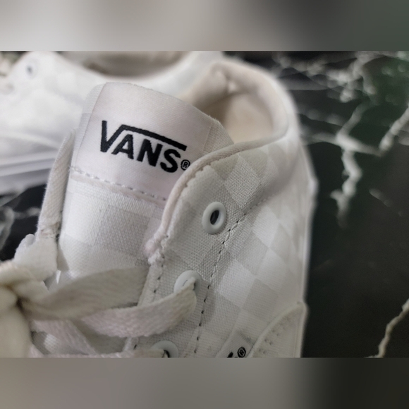 Vans White Canvas Sneakers Classic Style - Picture 3 of 5